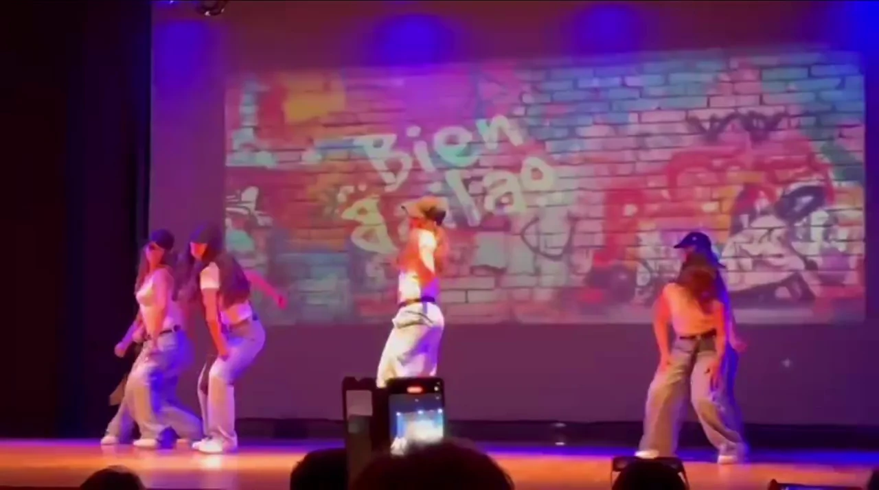 ¡ON FIRE NUESTRAS CHICAS DE BAILE URBANO! Muestra 